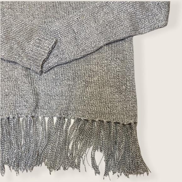 NWOT BB Dakota Jeraldine Fringe Heathered Sweater - Picture 8 of 10